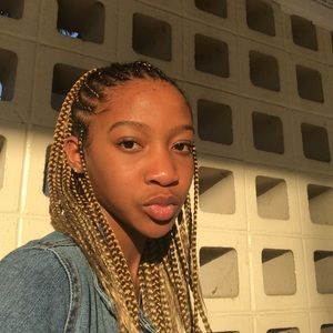 Meet your Posher, Alyssa